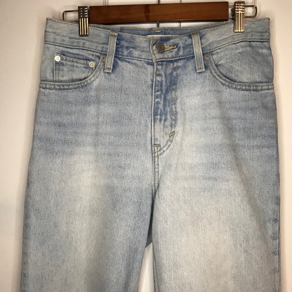 Levi’s Premium Mom Jeans Size 26 Light Wash - Picture 5 of 11